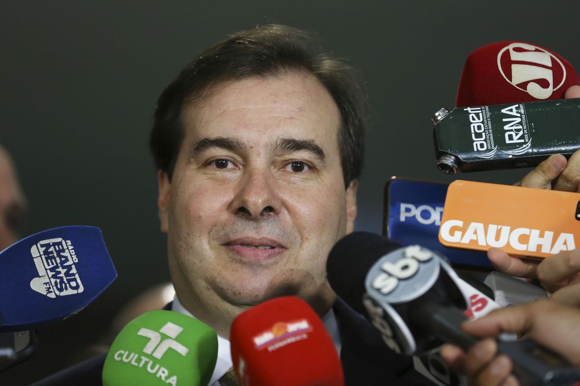 Maia aguarda governo para que reformas tenham tramitação rápida