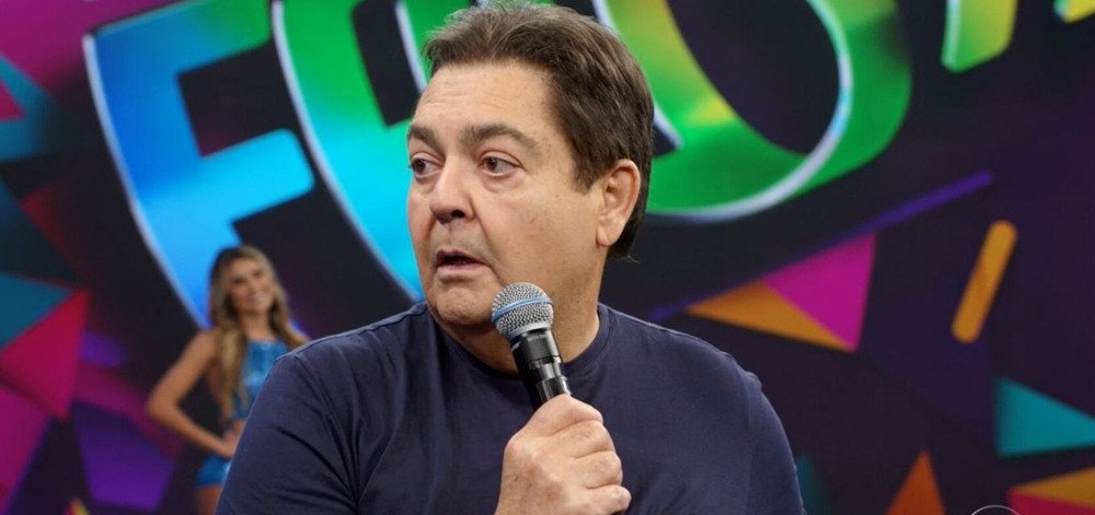 (VÍDEO) "Temos emprego graças a vocês", diz Faustão sem saber que estava no ar