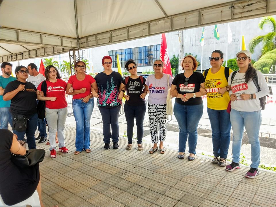 Servidores estaduais vão propor café da manhã em frente à casa de Fátima