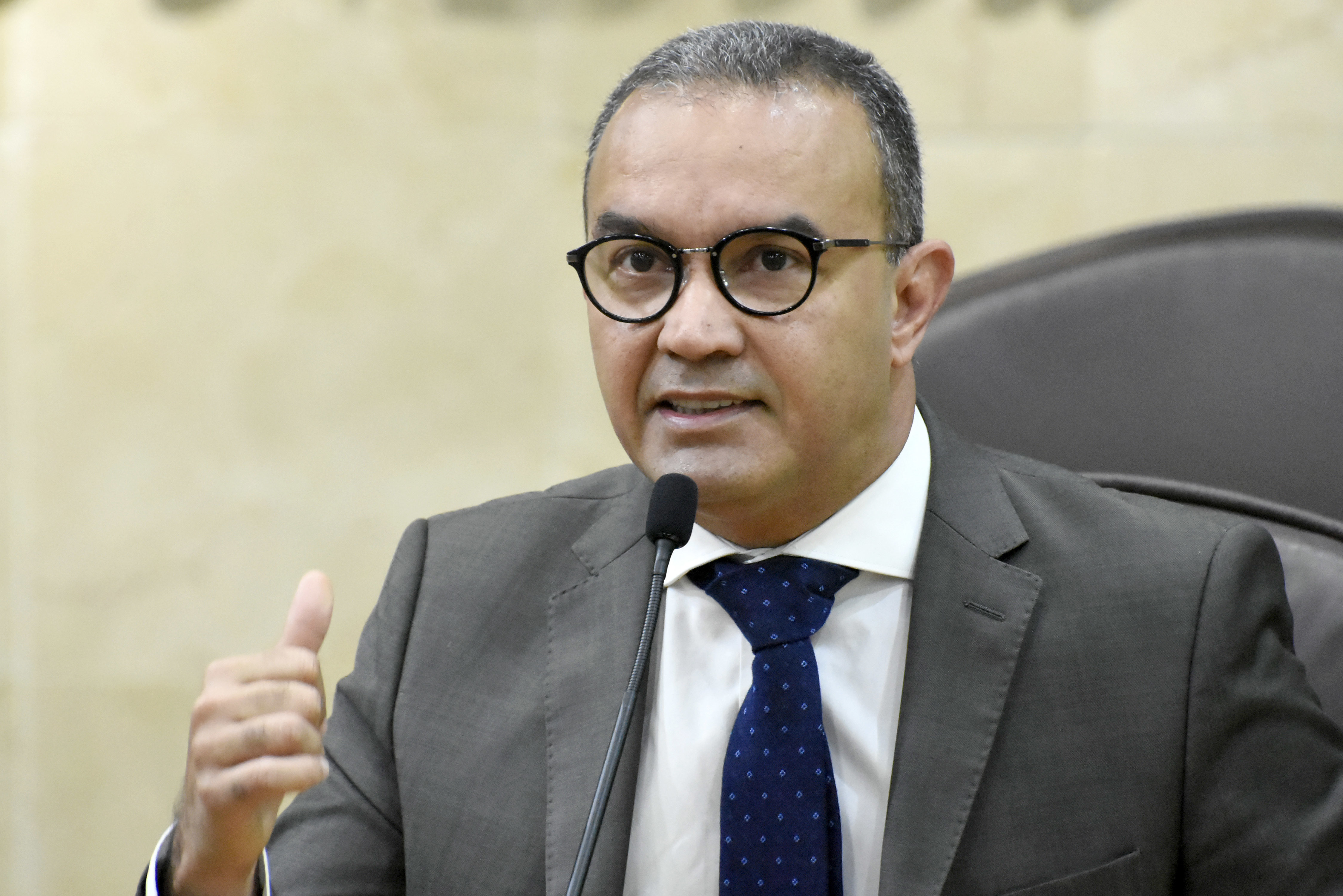 Kelps diz que Fátima cometeu 'mentira e covardia' ao não ir à Assembleia
