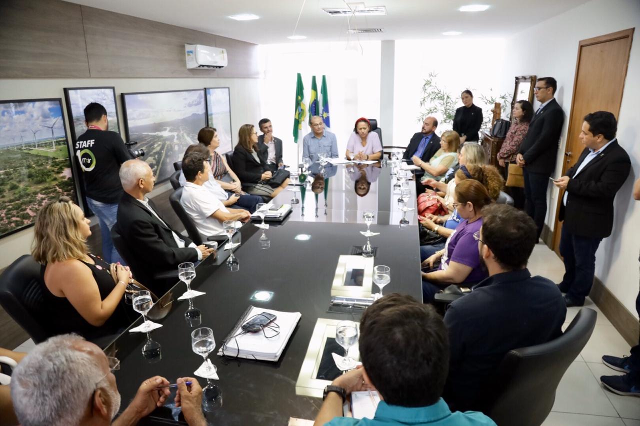 Fátima anuncia a convocação de 600 novos professores para a rede estadual
