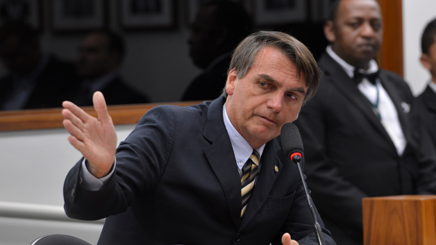 Bolsonaro promete zerar ICMS sobre combustíveis se governadores fizerem o mesmo