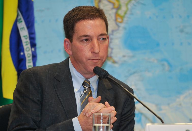 Juiz rejeita denúncia contra Glenn e torna réus outros 6 por invadir celulares