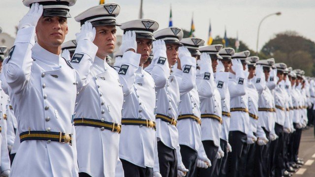 Marinha e Aeronáutica abrem 1500 vagas de níveis médio e superior