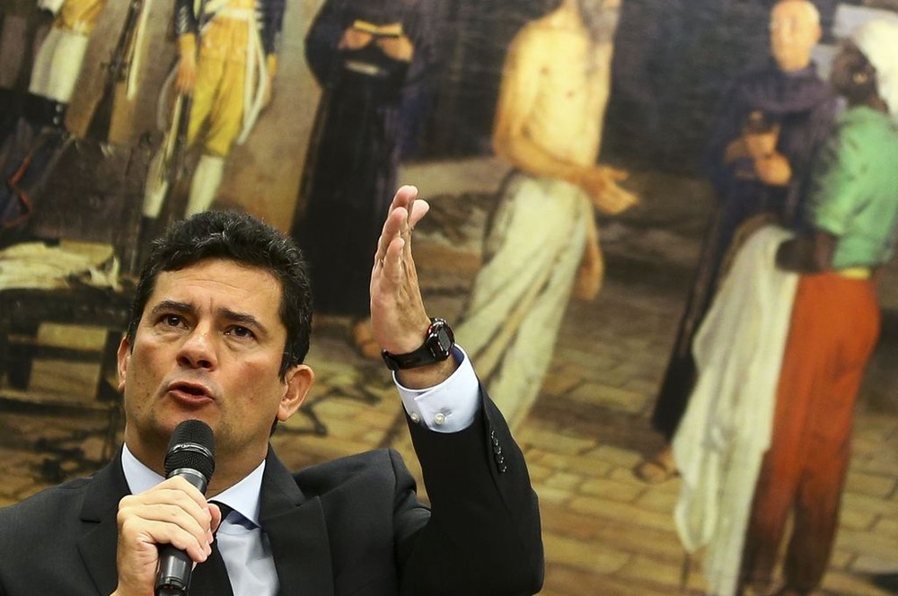 (VÍDEO) Deputado chama Moro de capanga de milícia, que rebate: "desqualificado"