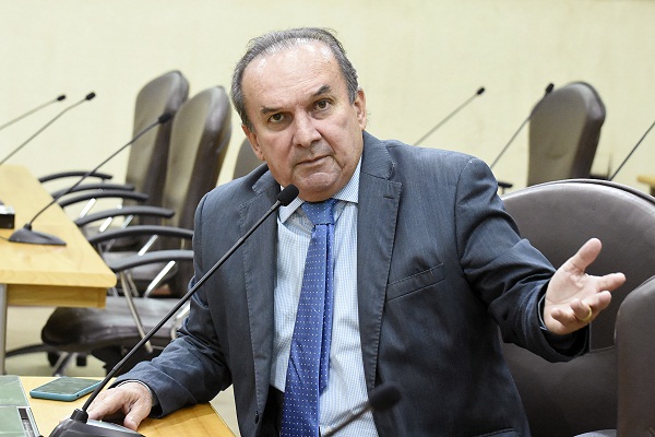 Deputado propõe diretrizes para criação de aves da Raça Mura, o Galo de Combate