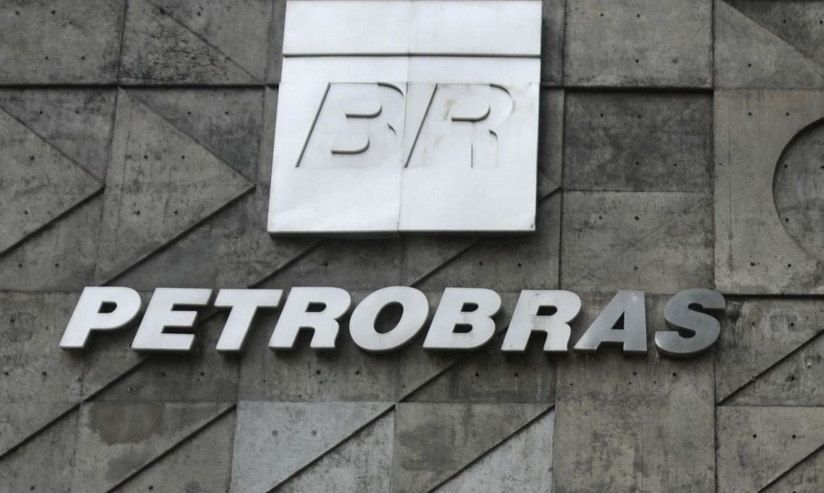 Primeiro ano de gestão Bolsonaro dá a Petrobras maior lucro da história: R$40 bi