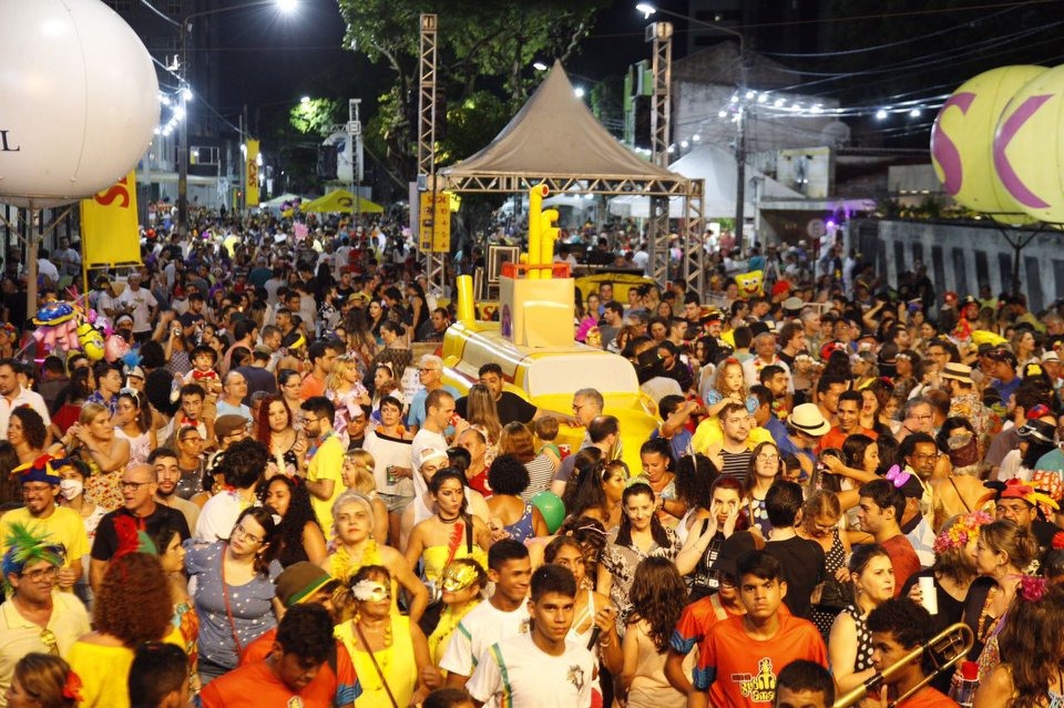 Bloco Submarino Amarelo traz sucessos dos Beatles em ritmo de Carnaval