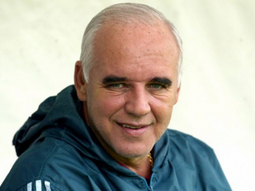 Morre técnico campeão carioca pelo Botafogo em 89 e do mundo pelo Grêmio em 83