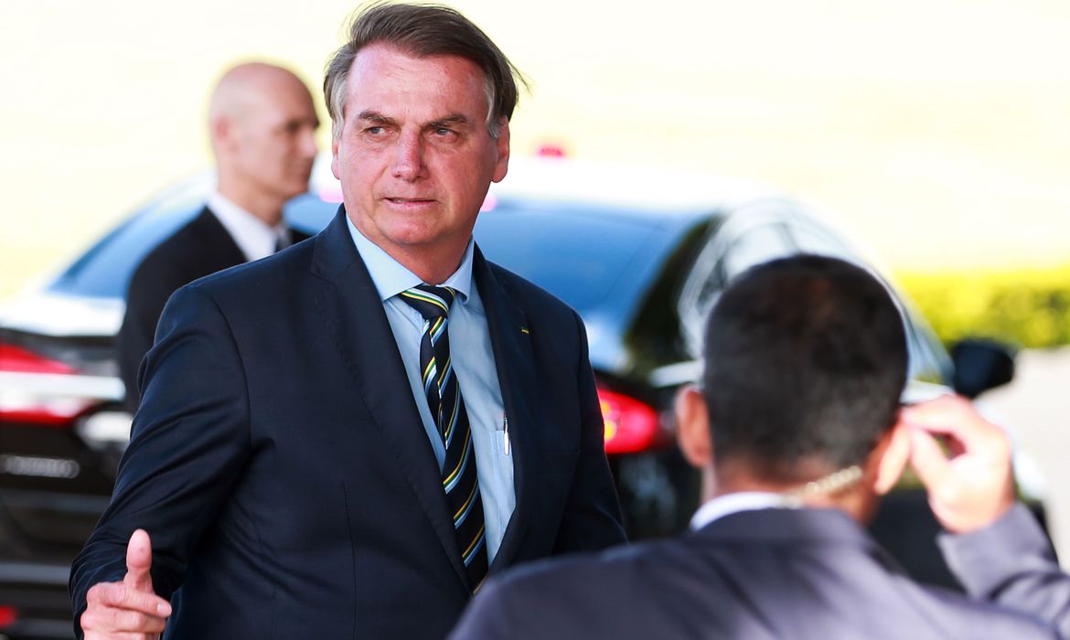 Bolsonaro vai à posse do novo presidente do Uruguai no domingo