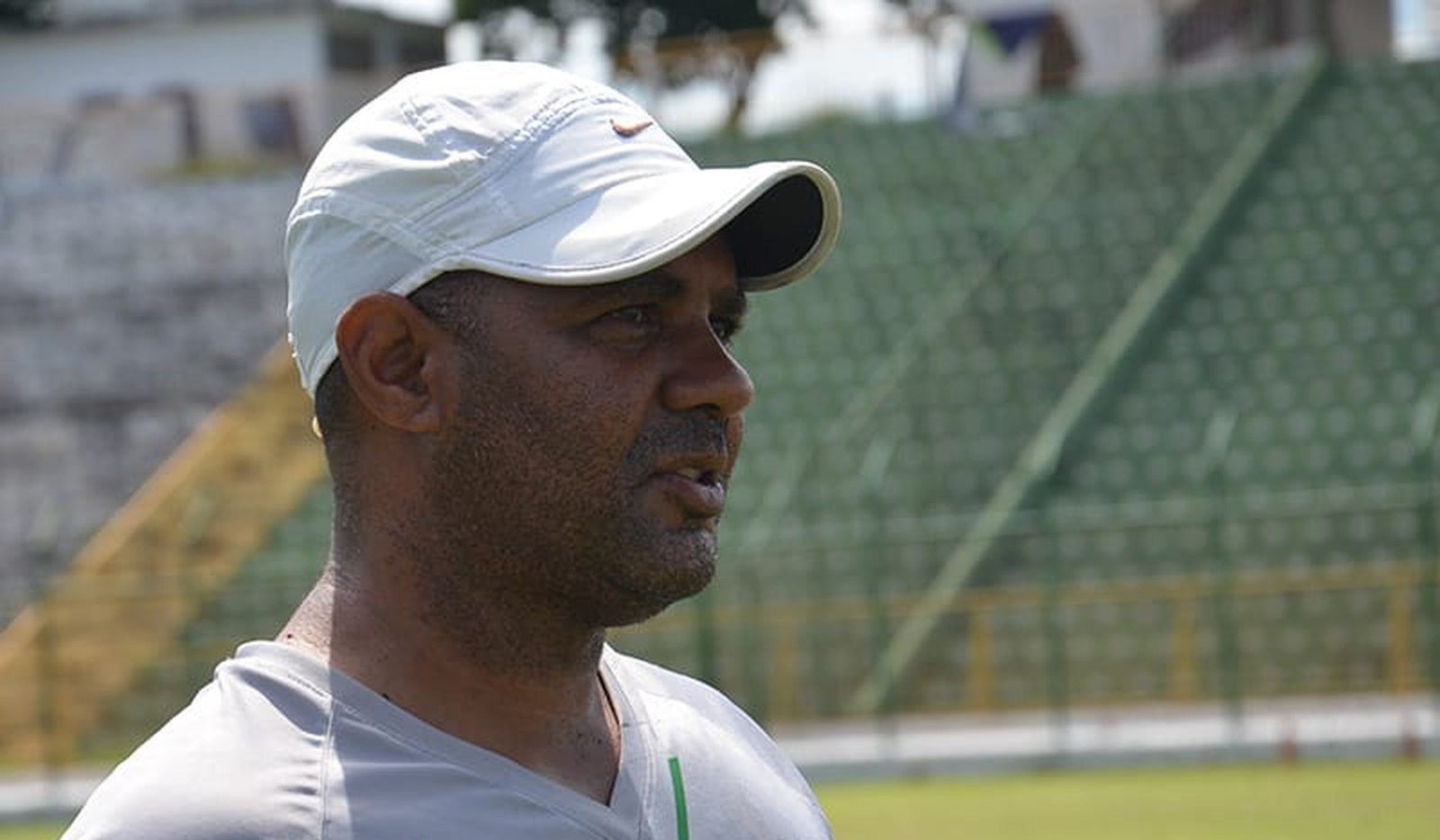 Clube brasileiro demite técnico durante intervalo da partida