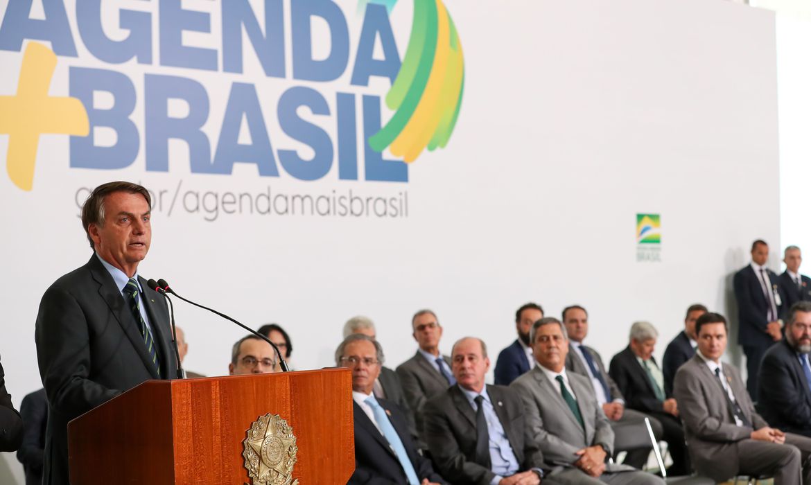 "Tivemos o melhor semestre desde 2013", diz Bolsonaro sobre o PIB