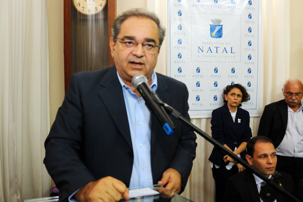 Álvaro Dias lidera com folga pesquisa para Prefeitura do Natal; confira os dados