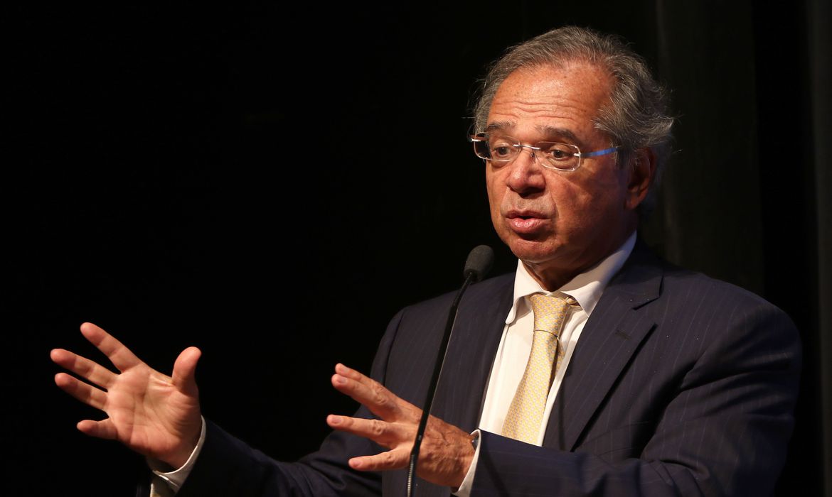 Guedes diz que vai questionar no Supremo ampliação do BPC