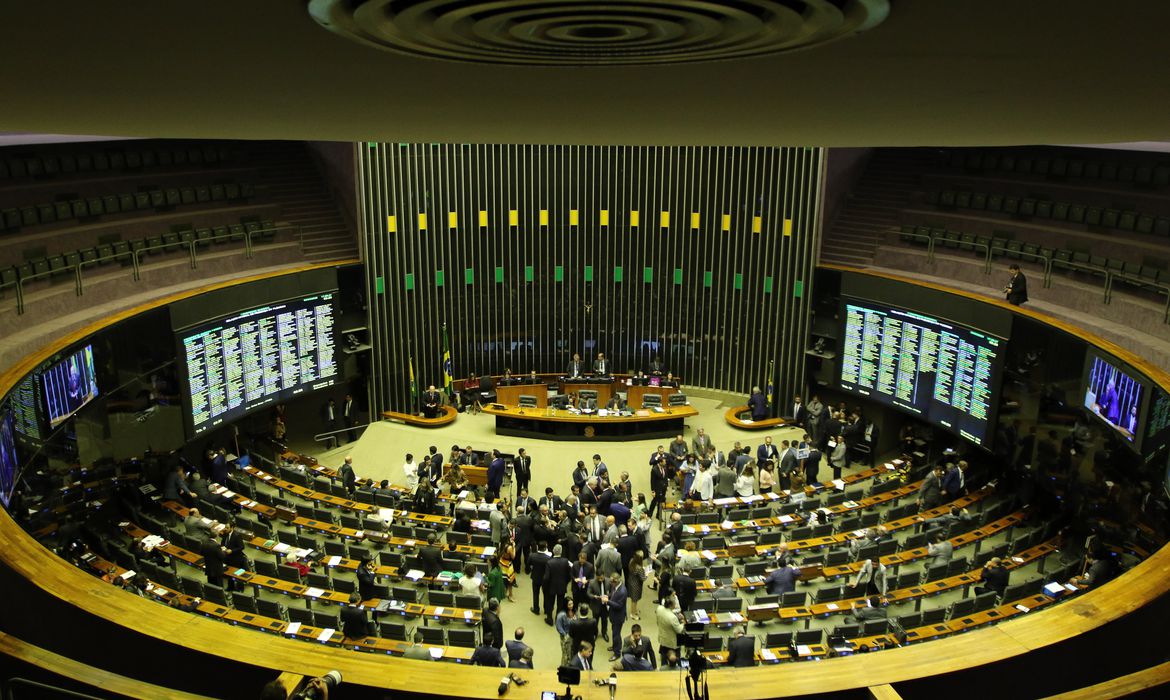 Coronavírus: parlamentares discutem suspensão de atividades no Congresso