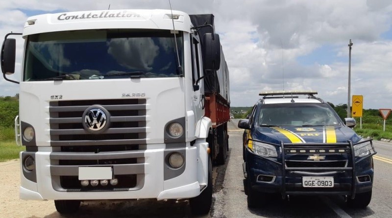 Caminhão roubado em Guarulhos é recuperado pela PRF no interior do RN