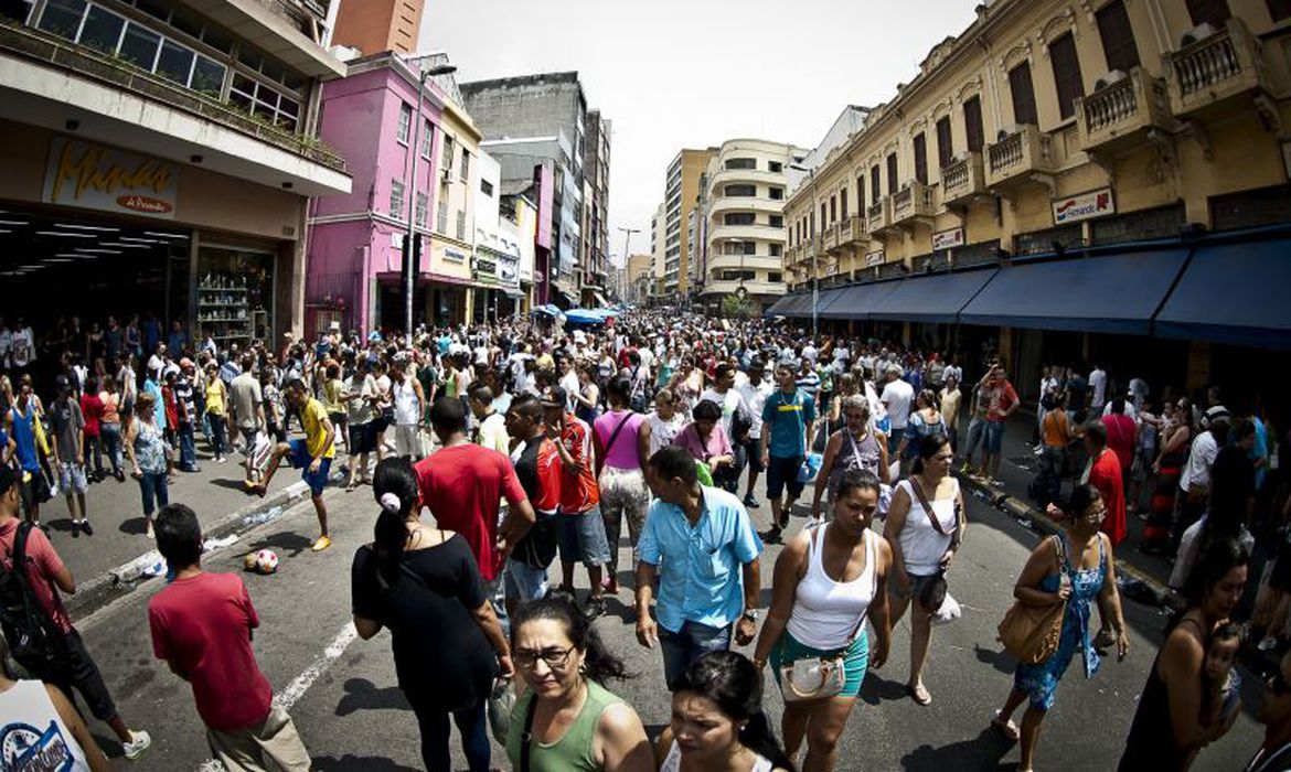 Prefeito de SP decreta fechamento do comércio a partir de sexta-feira