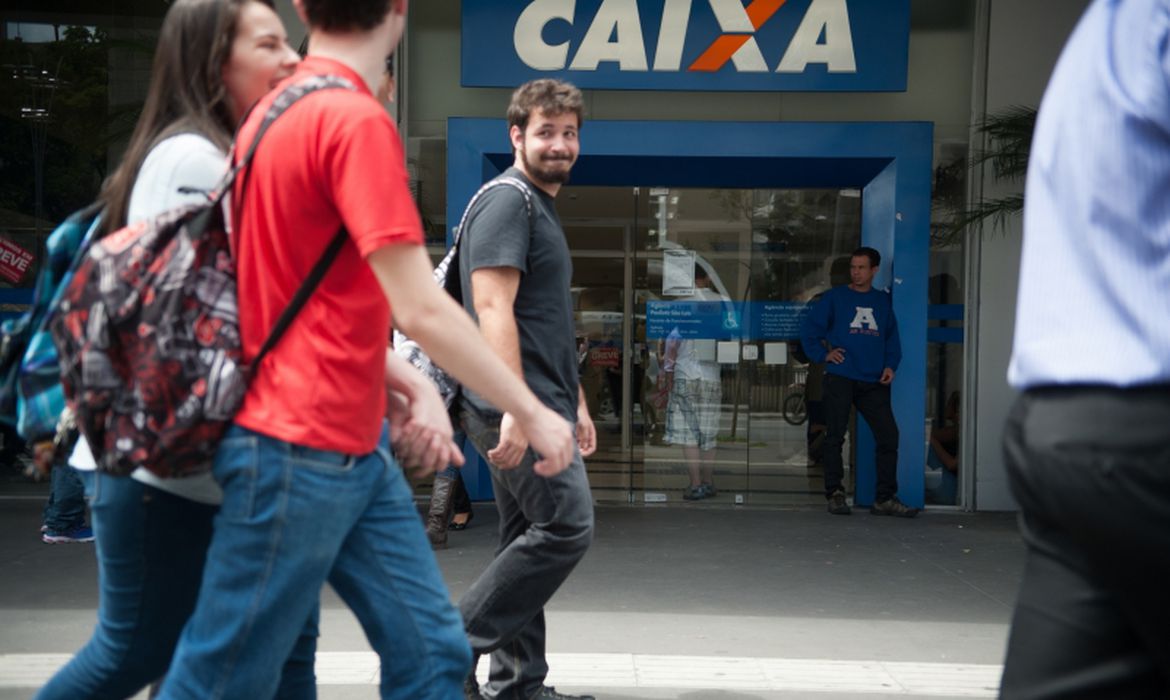Agências da Caixa terão horário reduzido e acesso restrito
