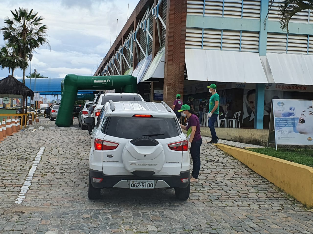 Unimed Natal inicia vacinação de idosos por sistema drive thru no Via Direta