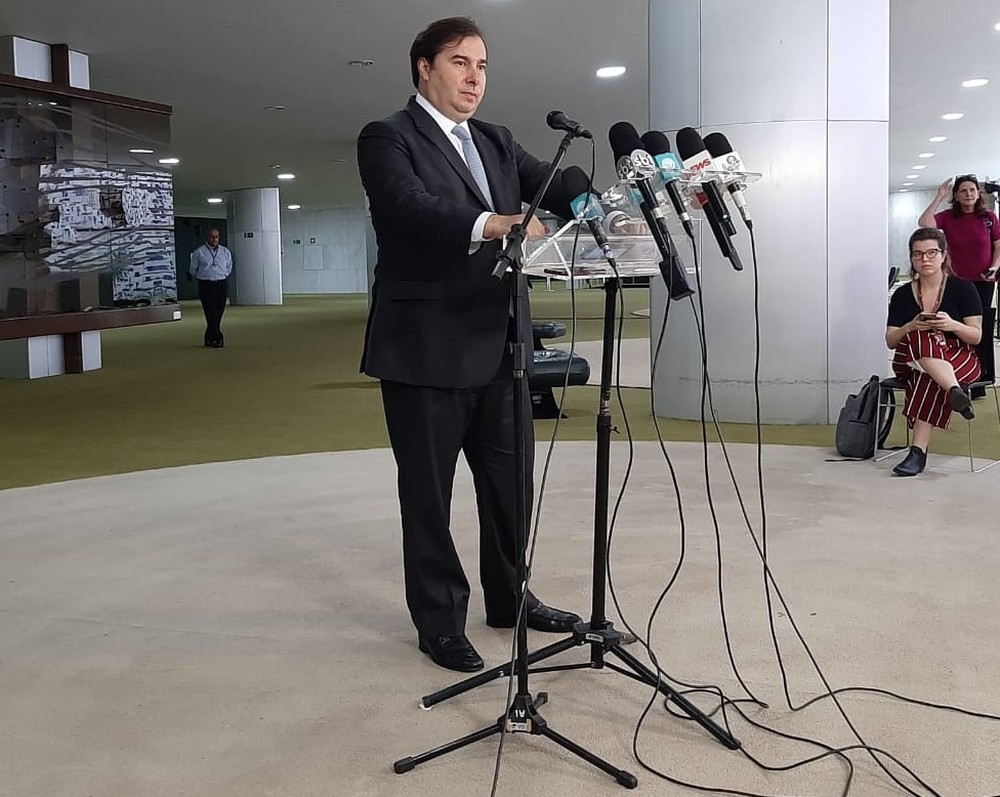 Maia diz que auxílio para trabalhador informal pode ser elevado para R$ 500