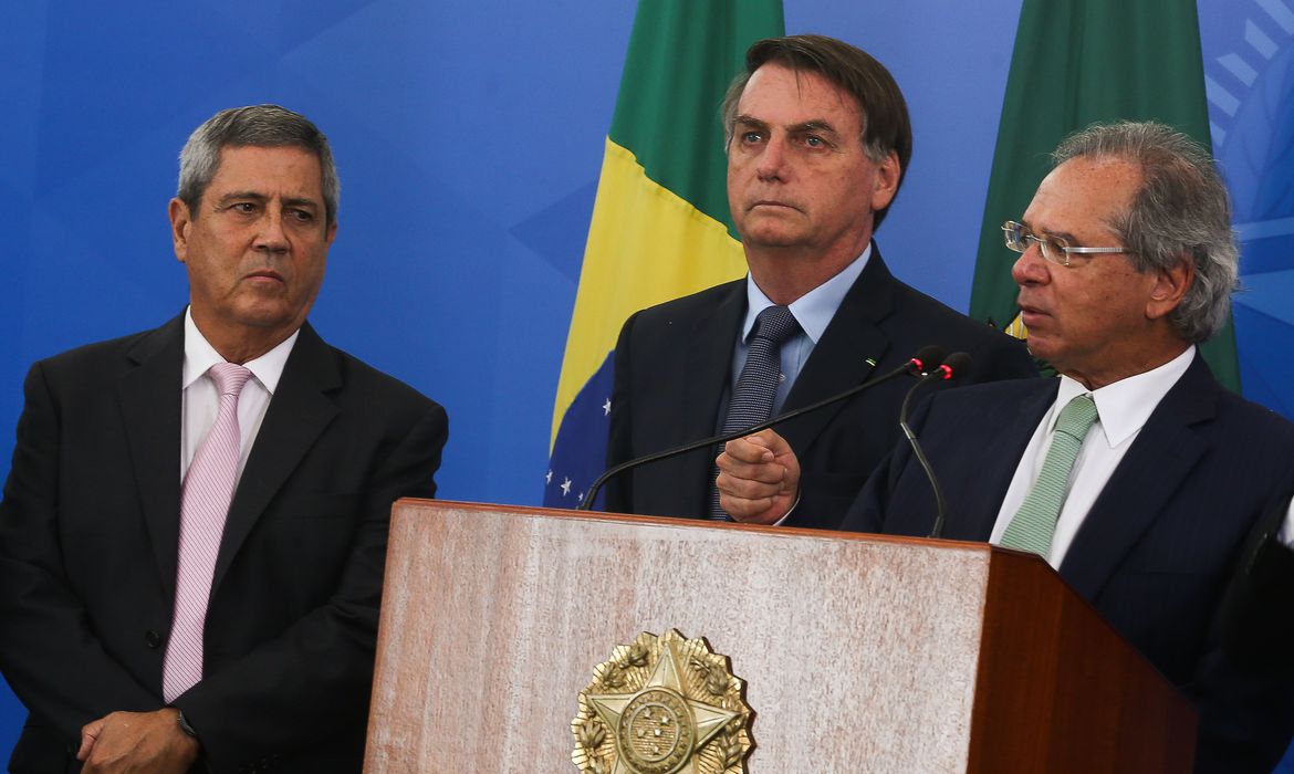 Bolsonaro anuncia R$ 200 bilhões para socorrer trabalhadores e empresas