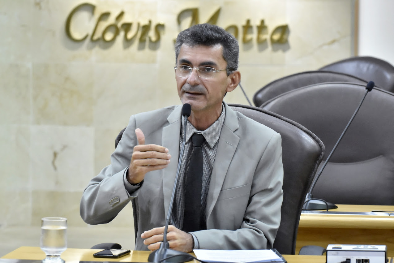 Francisco do PT quer contratação de oficinas de costura para confecção de EPIs