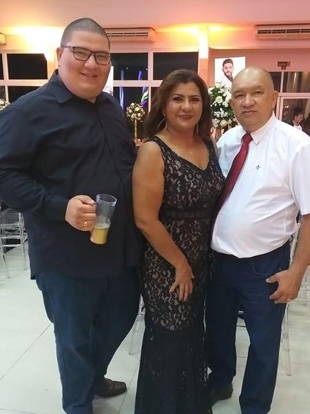 Mãe apela após perder filho de 23 anos com coronavírus: "Jovens, ela mata"