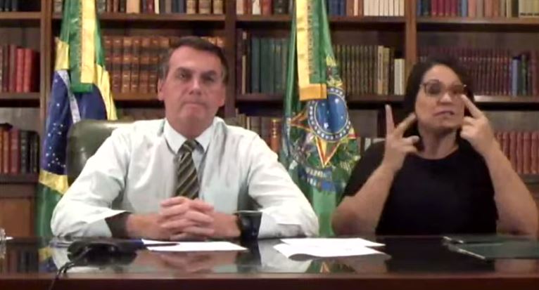 VÍDEO - Bolsonaro: 'falta humildade a Mandetta e nenhum ministro é indemissível'