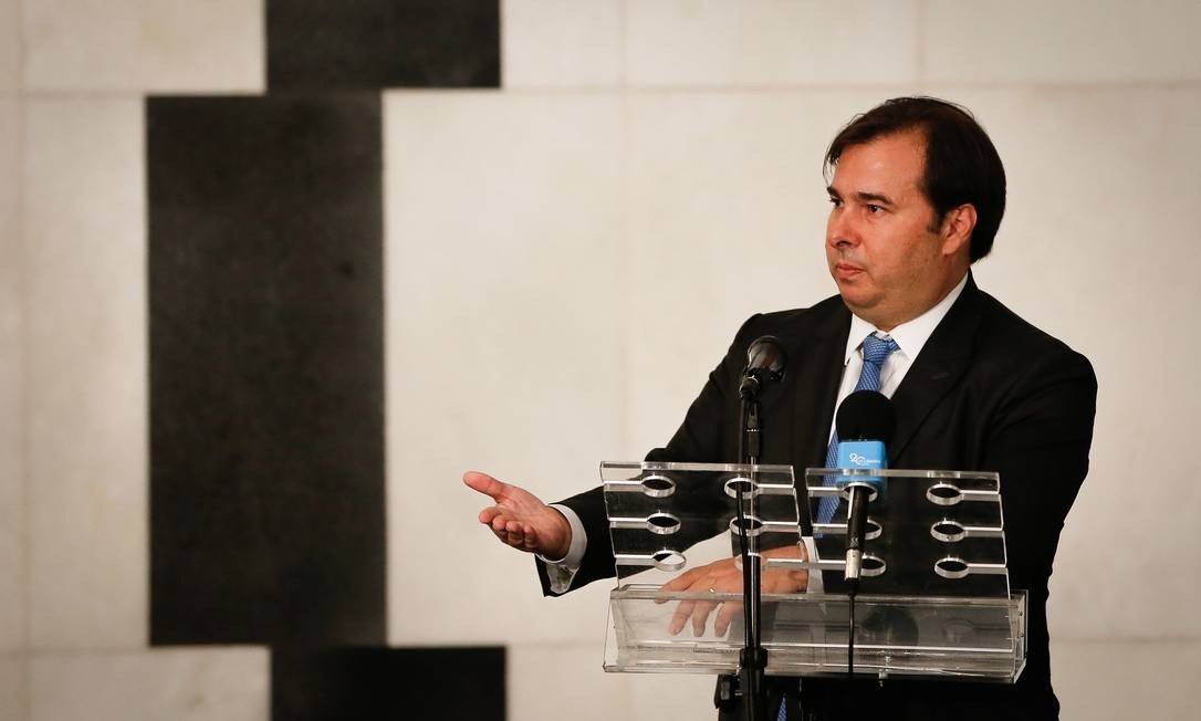 Ministro da Saúde tem todo respaldo e confiança no Congresso, diz Maia