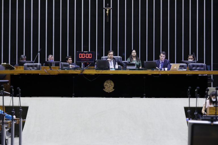Câmara aprova PEC do orçamento de guerra em 2º turno; texto vai ao Senado