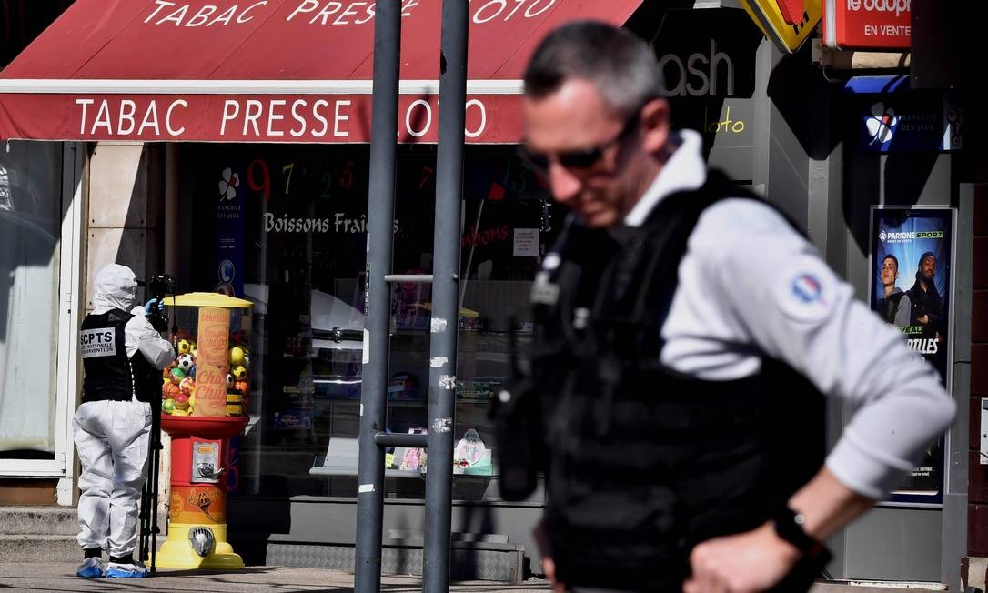 Homem provoca atentado em padaria na França