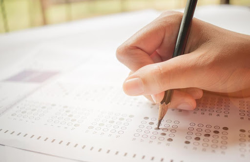 Concursos públicos oferecem 28.639 vagas com salários até R$ 21,6 mil; confira