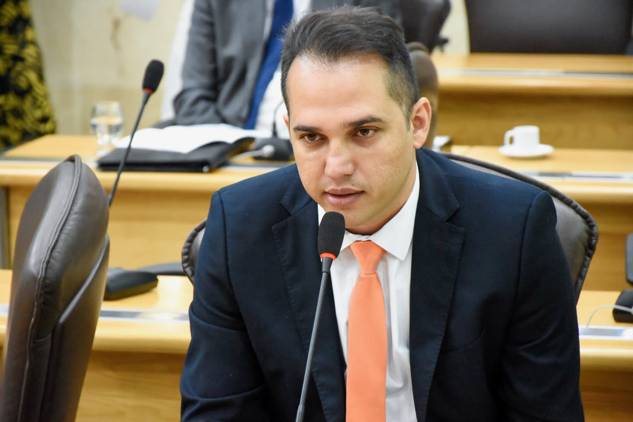 Deputado quer suspensão do pagamento de consignado de aposentados e pensionistas