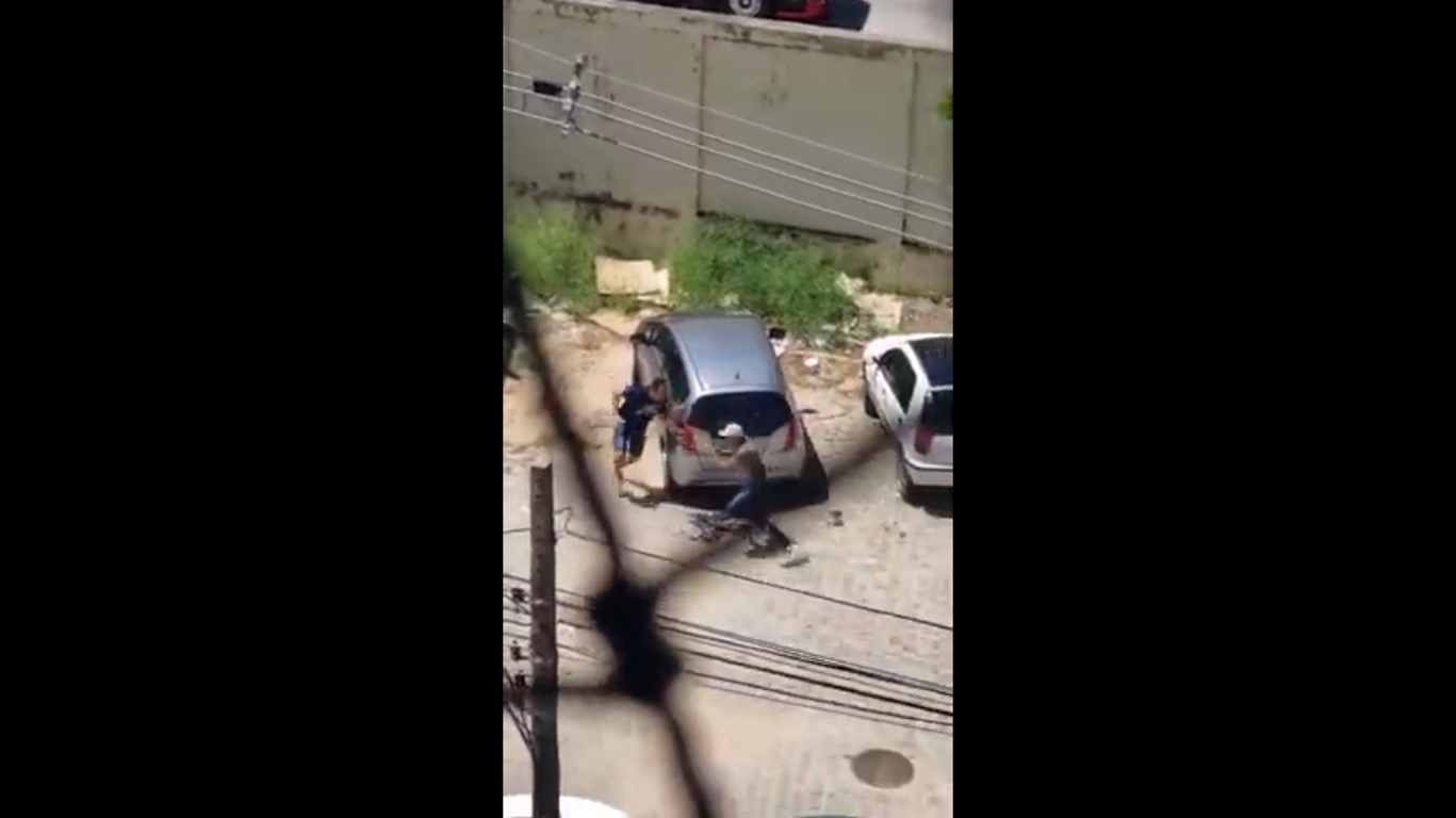 VÍDEO: Atirador tenta matar homem no meio da rua à luz do dia em Natal; assista