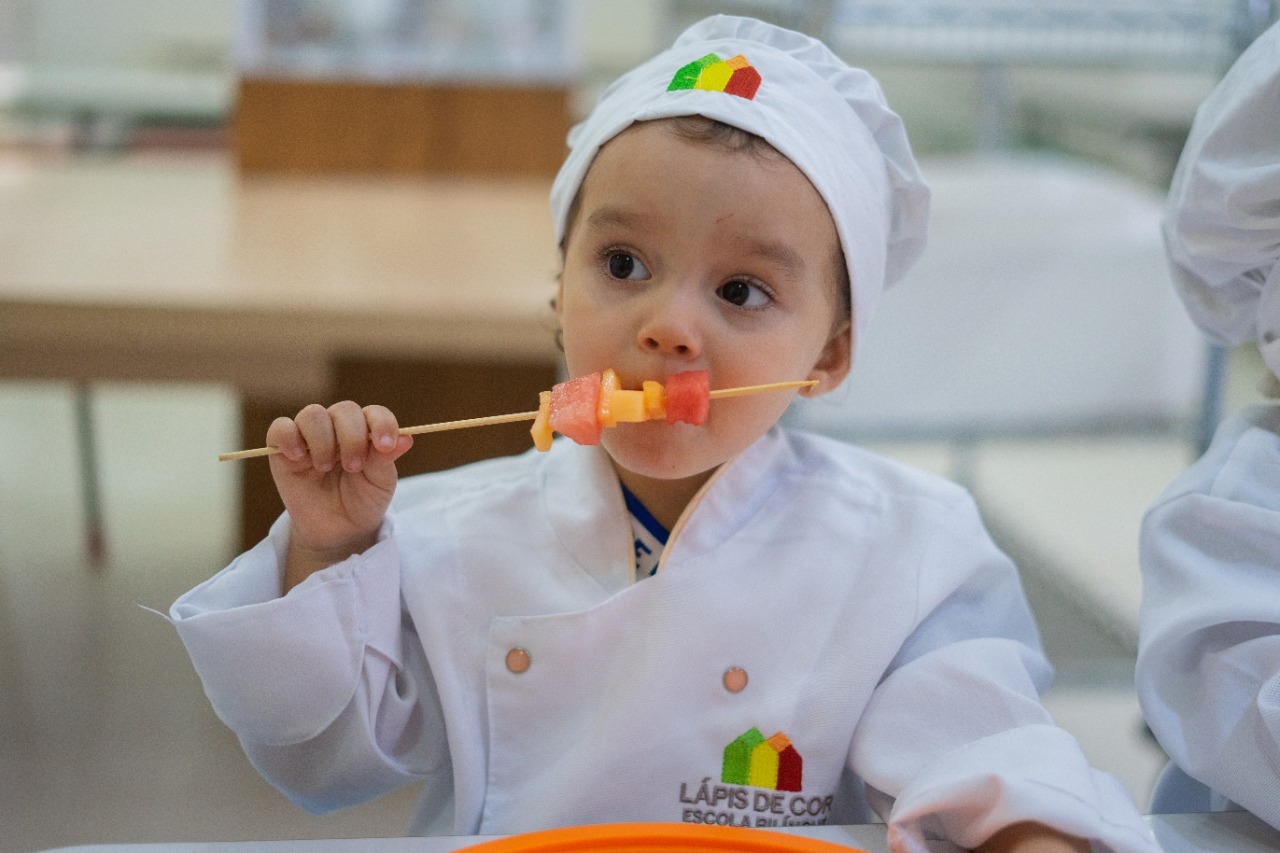 Confira dicas de atividades e alimentos completos para crianças na quarentena