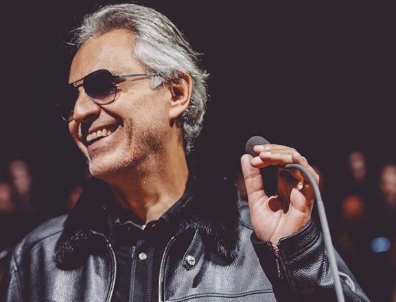 Andrea Bocelli faz live em catedral neste domingo de Páscoa; saiba como assistir