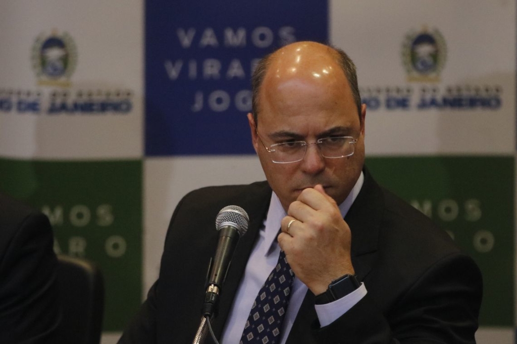 Governador do RJ anuncia que está com coronavírus