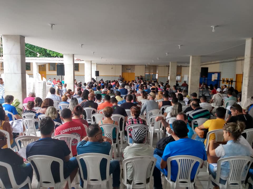 Professores querem retomar diálogo com Fátima sobre piso salarial