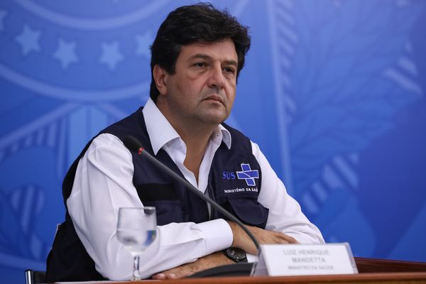 Bolsonaro demite Mandetta do Ministério da Saúde