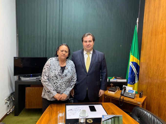 Fátima Bezerra e 19 governadores defendem Rodrigo Maia e Alcolumbre em carta
