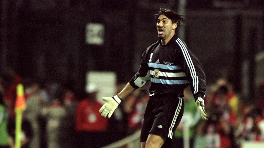 Goleiro argentino da Copa de 98 largou o futebol por medo do fim do mundo