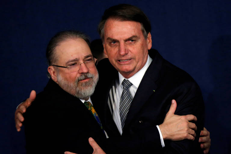 Acusado de omissão com ações de Bolsonaro, PGR muda de tom sobre pandemia
