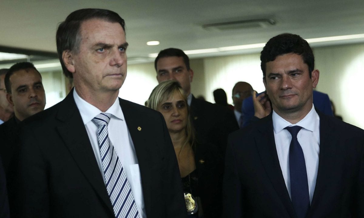 Bolsonaro exonera diretor da PF e Moro pode deixar Ministério da Justiça