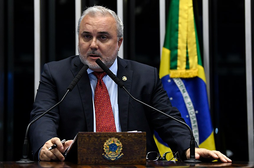 Senador do RN diz que Moro "sai atirando" e cobra investigação contra Bolsonaro