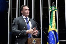 Nem o PT ou Temer fizeram isso, diz Styvenson sobre ato de Bolsonaro na PF