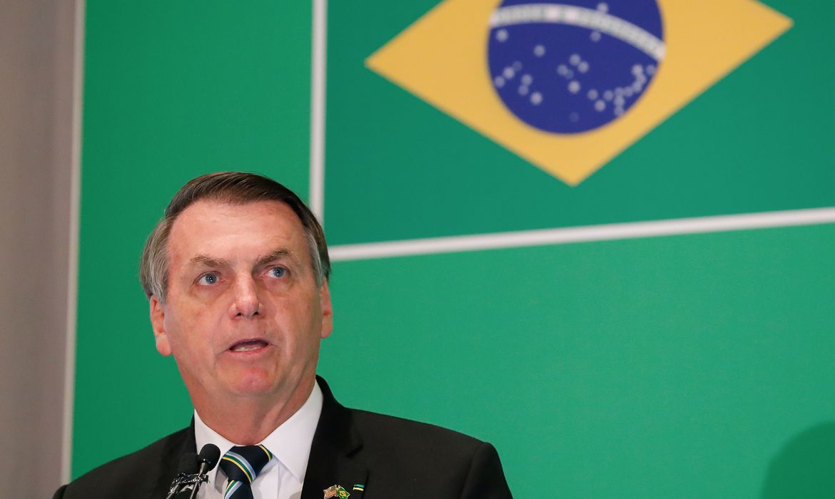 "Bolsonaro foi eleito por povo cansado de ser roubado por quadrilha da esquerda"
