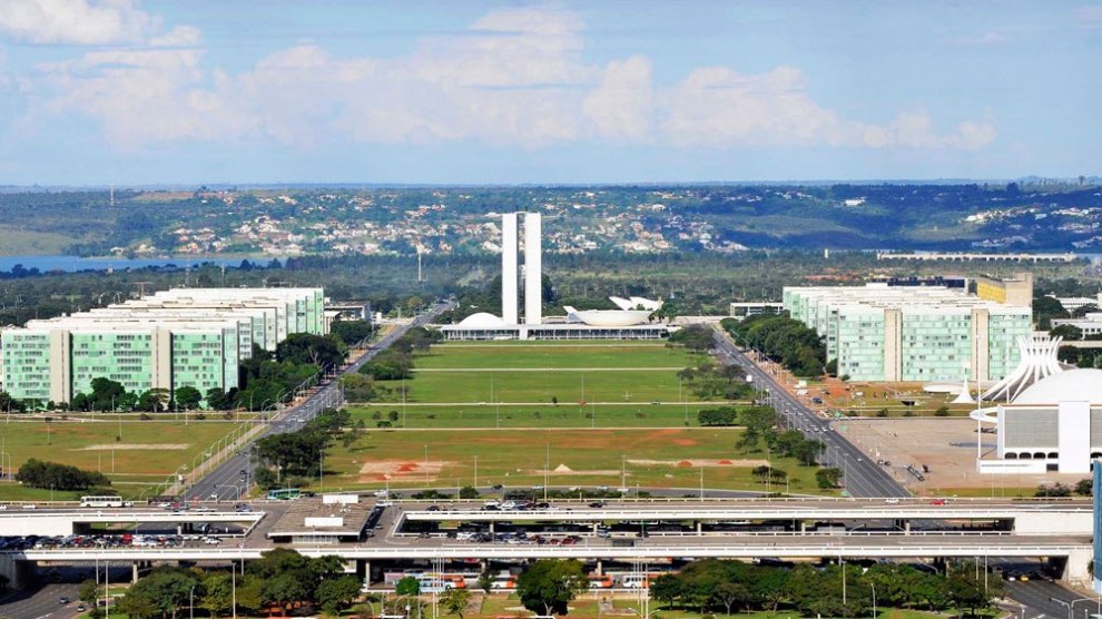 Só o corte de cargos comissionados federais pouparia R$ 3,5 bilhões por mês