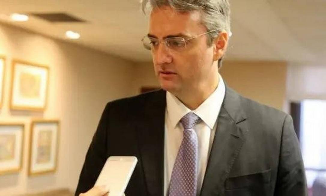 Bolsonaro nomeia 'braço direito' de Ramagem para a direção-geral da PF