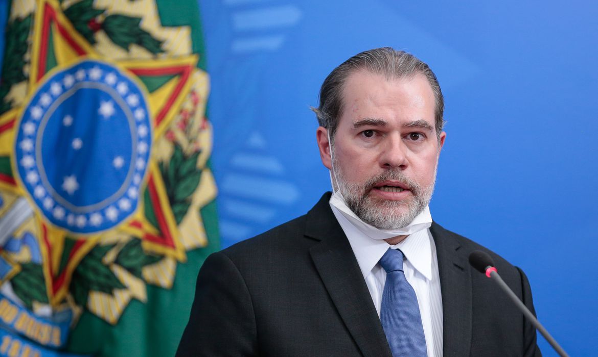 'Não há solução para as crises fora da legalidade constitucional', diz Toffoli