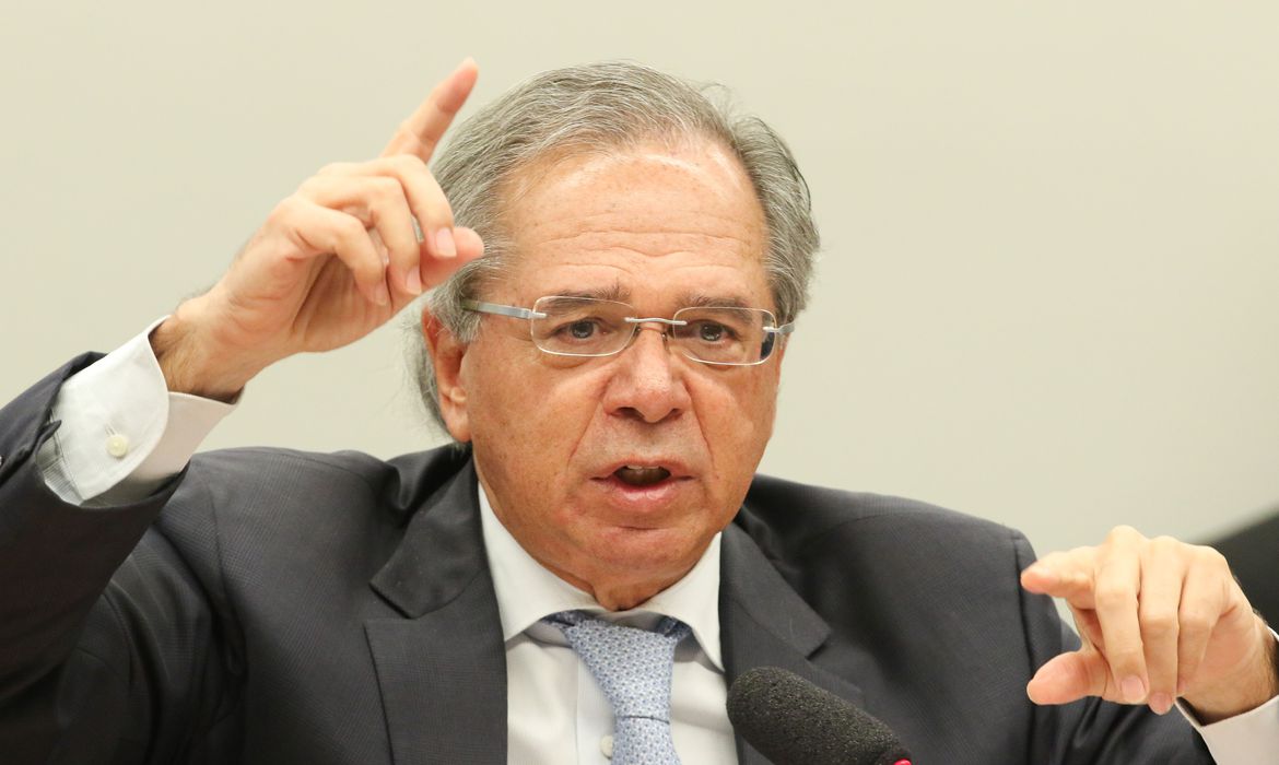 Coronavírus: Economia está começando a colapsar, afirma Paulo Guedes